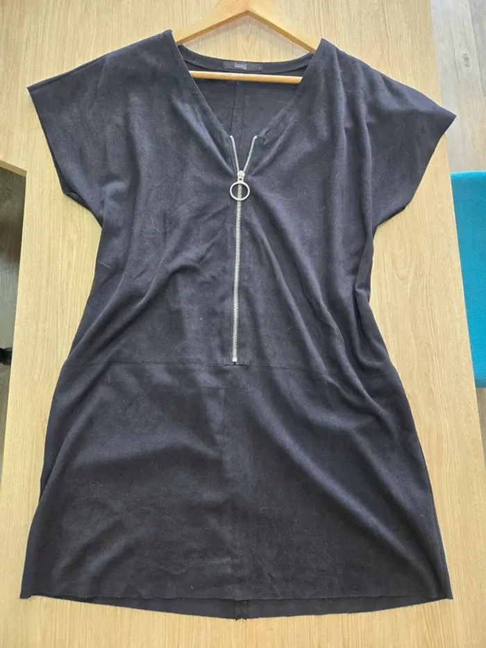 Robe courte noire - photo numéro 2
