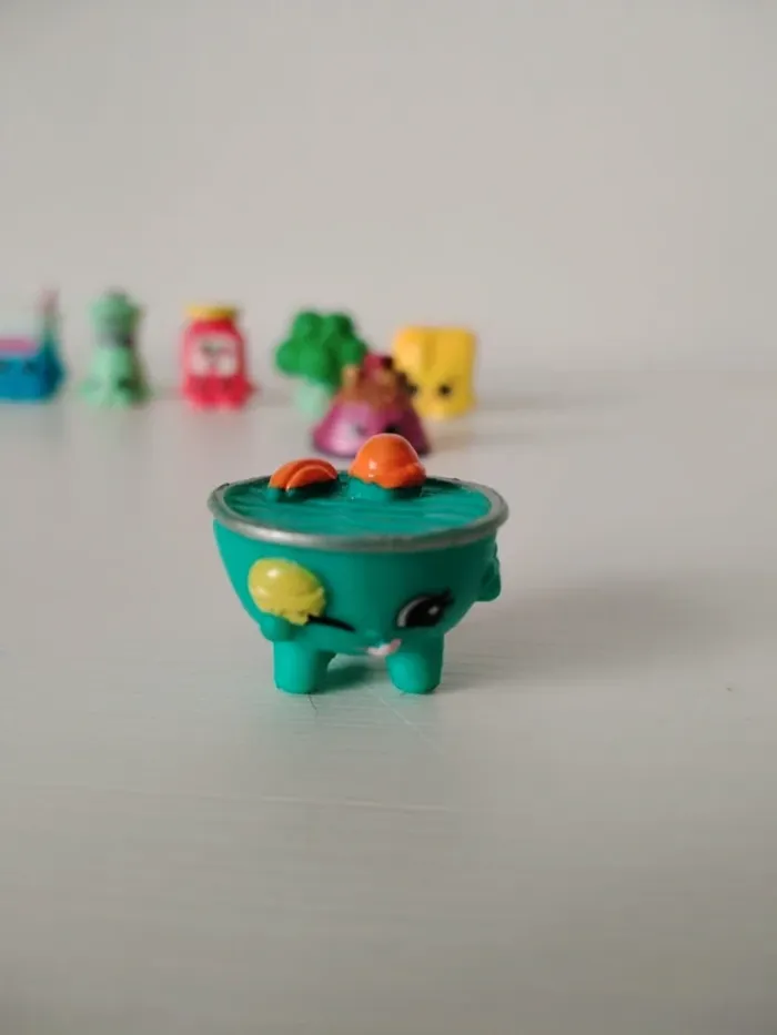 Lots de 13 figurines shopkins - photo numéro 7