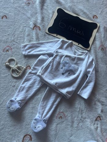 Pyjama deux pièces - bébé fille ou garçon - 6-9 mois 