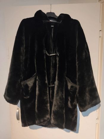 Manteau fausse fourrure