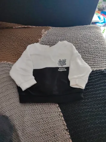 Sweat noir et blanc 6 mois