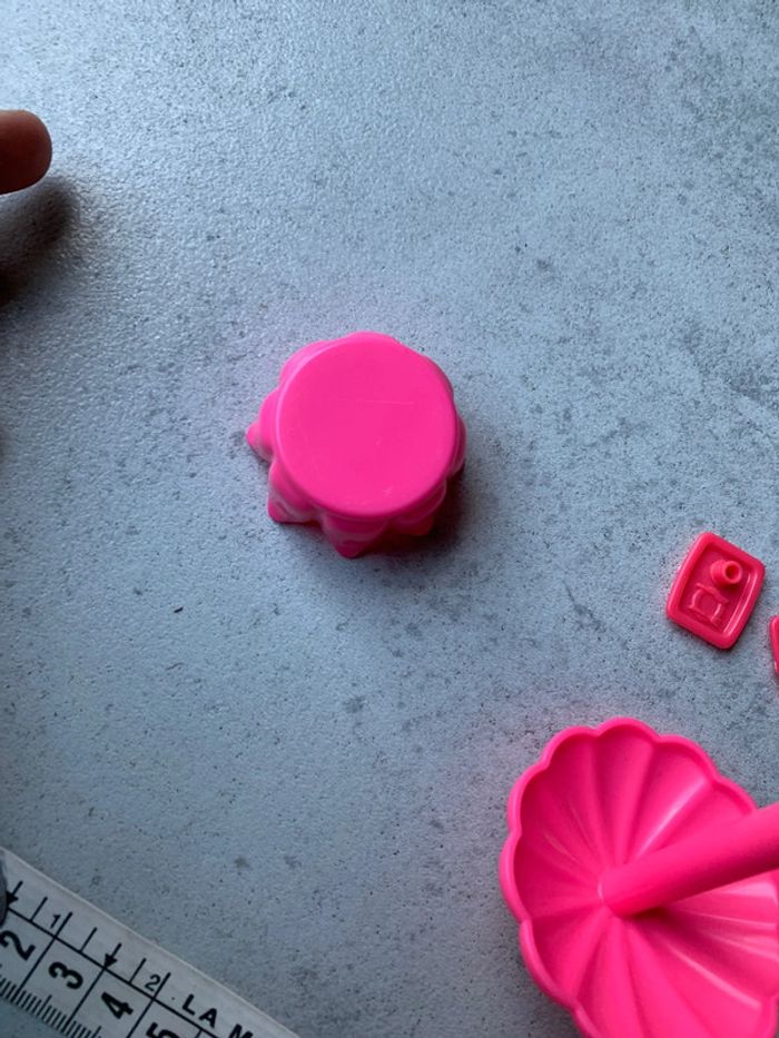 Lot jouet hello kitty marchande avec terrasse sucette figurine arbre panier etc - photo numéro 17