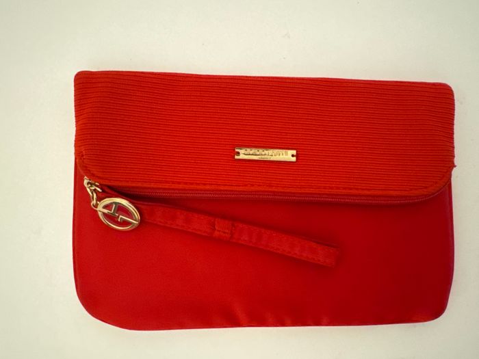 Pochette de la marque Giorgio Armani