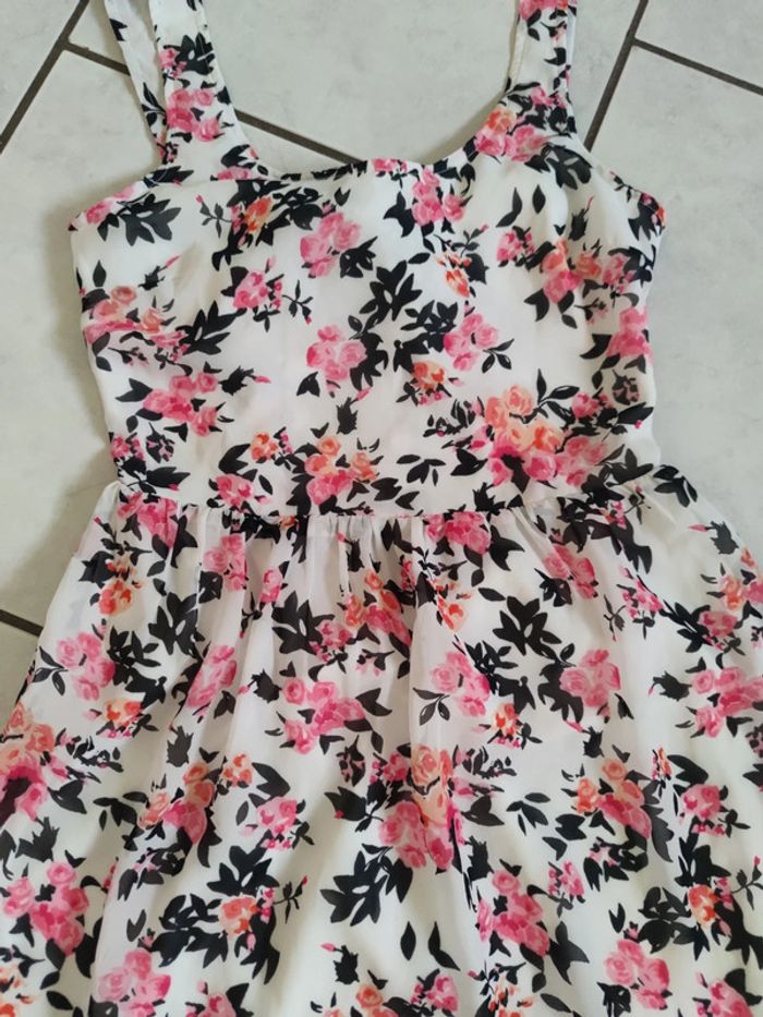 Robe à fleurs - photo numéro 2