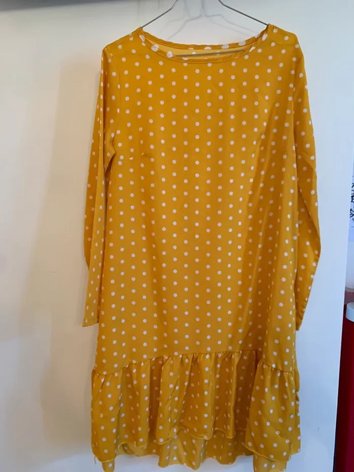 Robe légère légèrement oversize taille M/L - photo numéro 2