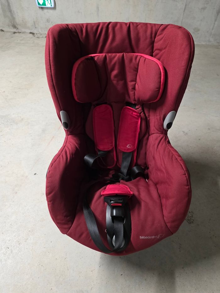Sièges auto bébé confort peu utilisé