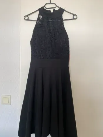 Robe en dentelle noir