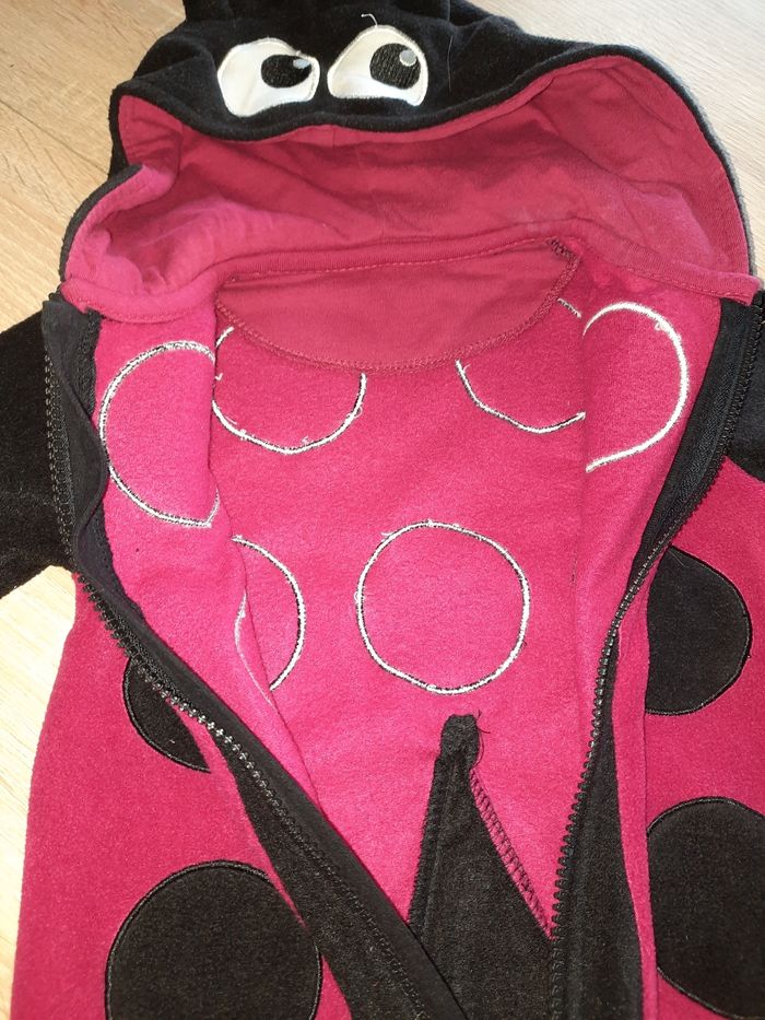 Combinaison coccinelle 6 mois - photo numéro 3