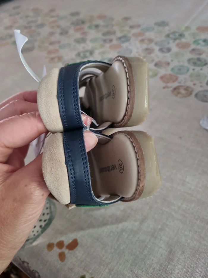 Sandales Vertbaudet neuves cuir Taille 26 - photo numéro 3