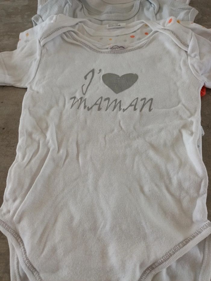Lot bodies 9mois - photo numéro 4