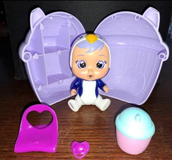 Cry babies le pingouin avec maison et accessoires 