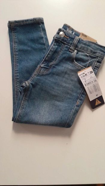 Neuf Jean slim 4 ans garçon 👦