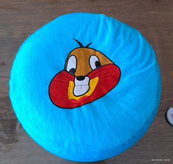 Pouf/repose pied  enfant bug bunny
