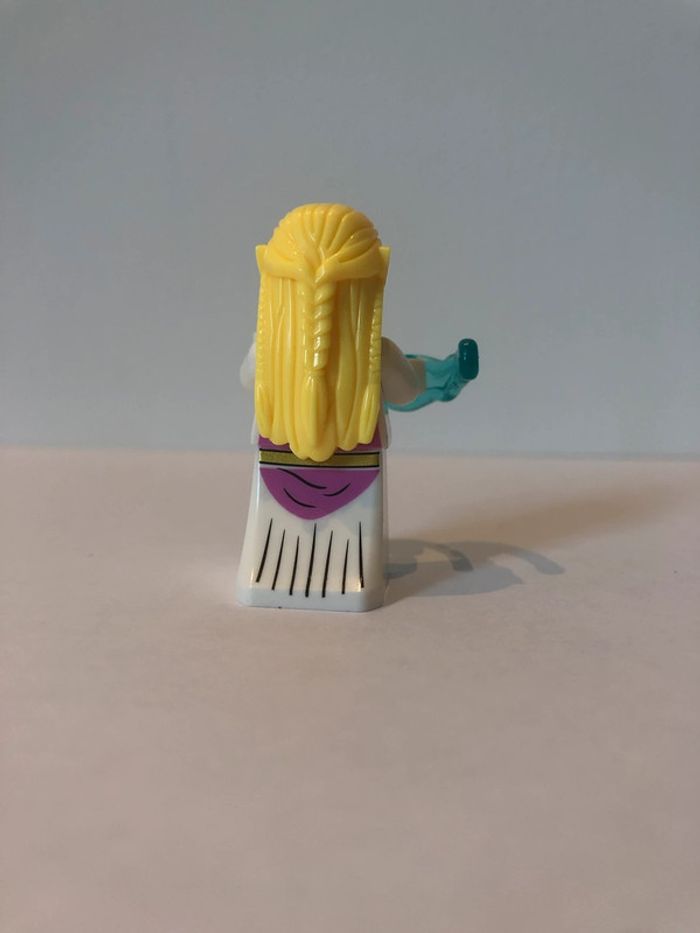 Figurine type lego princesse Zelda. The légend of Zelda - photo numéro 3