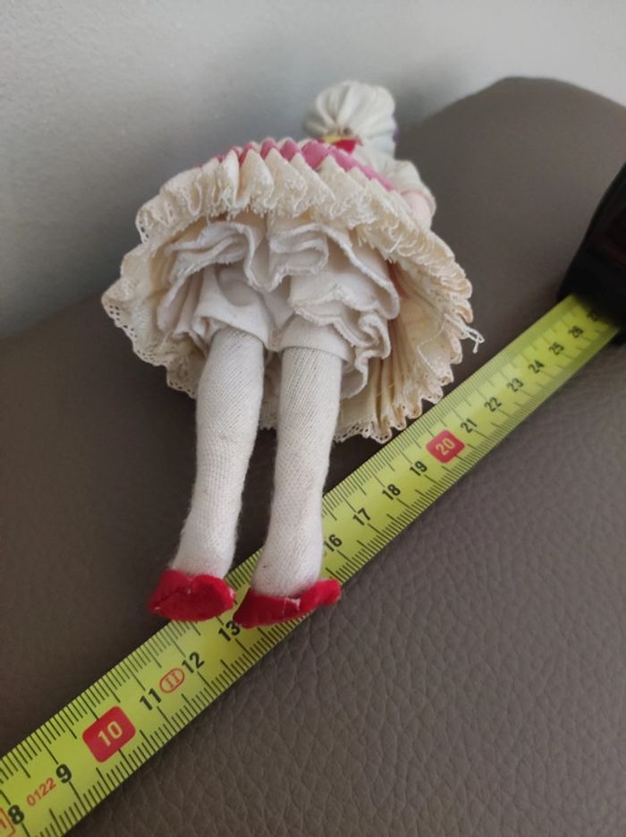 magnifique poupée du monde folkorique - photo numéro 4