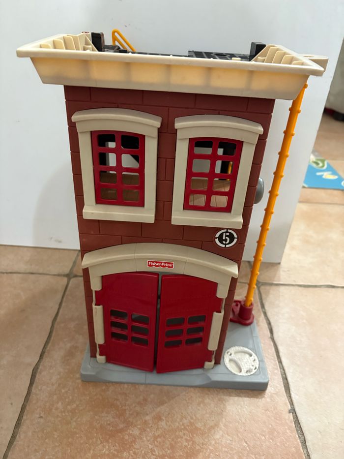 Caserne de pompiers Fisher Price - photo numéro 3