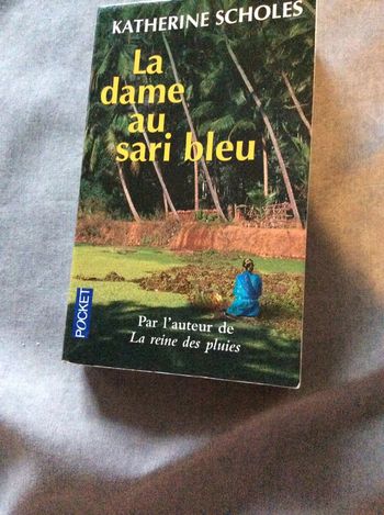 #la dame au sari bleu Katherine Scholes.           )
