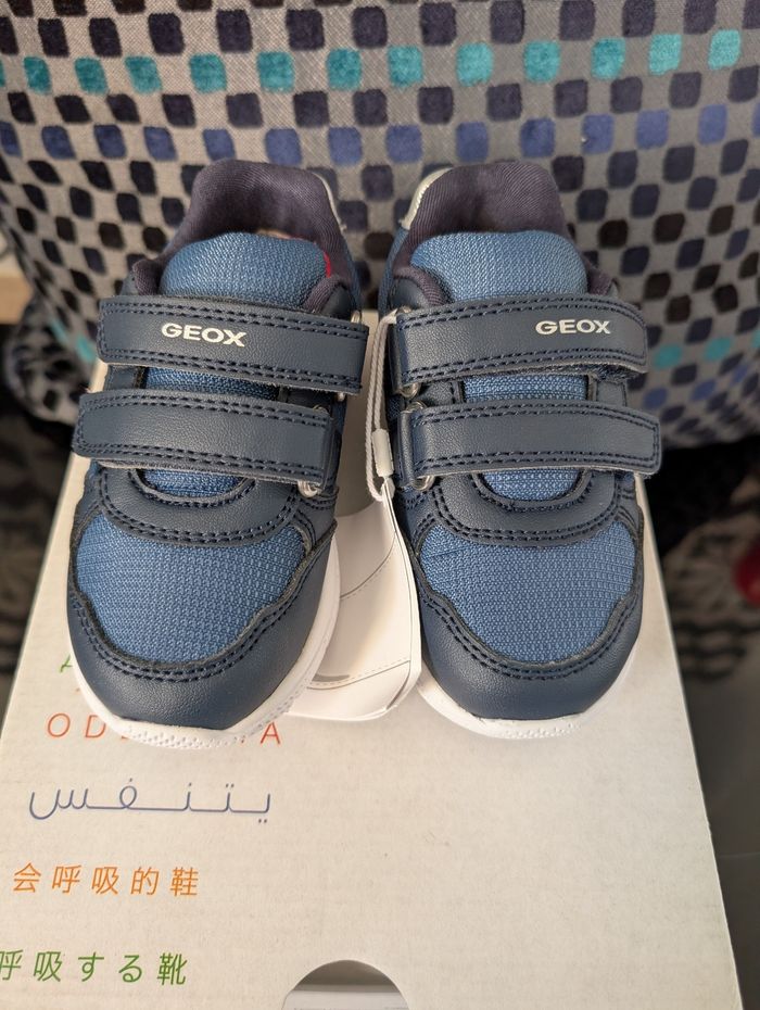 Baskets garçon ultralegeres. Taille 22. Neuf. Geox - photo numéro 3