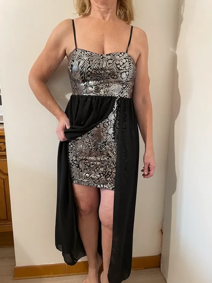 Robe de soirée argentée et noire - photo numéro 2