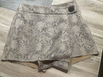 Jupe short taille haute Zara en Suèdine imprimé python serpent taille S