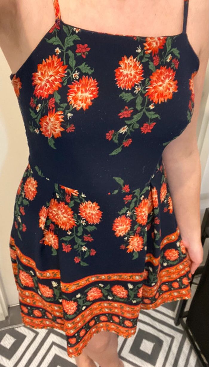Robe à bretelle motif fleurs - photo numéro 2