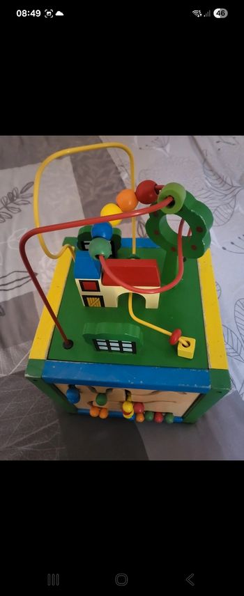 Cube de rangement et activité