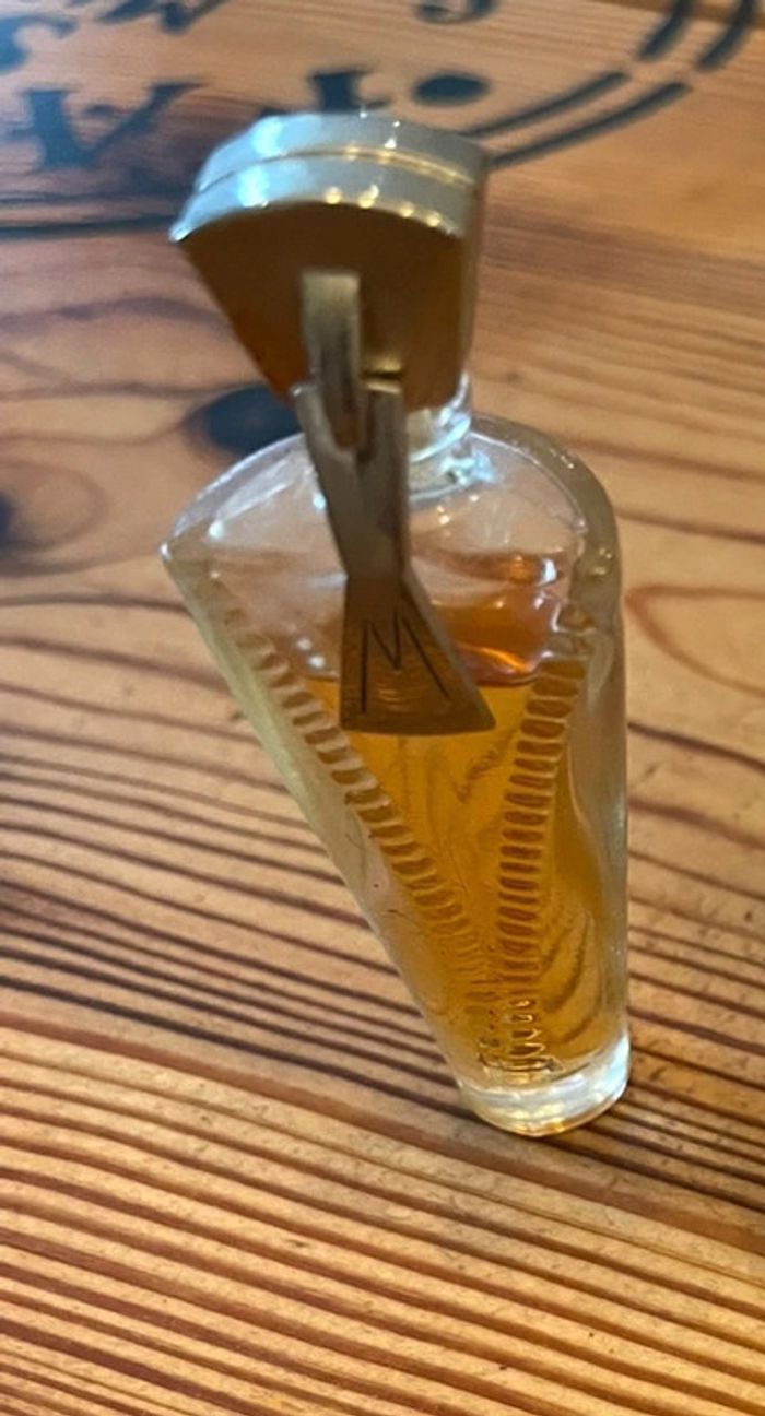 Miniature parfum just me Montana