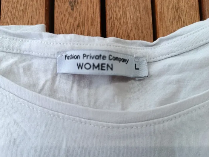 Tee shirt blanc femme taille L imprimé je suis parfaite - photo numéro 3