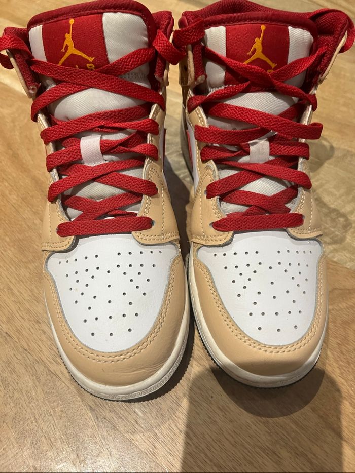 jordan 1 beige blanche et rouge avec boîte - photo numéro 2