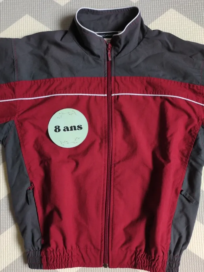 Veste survêt Decathlon 8 ans