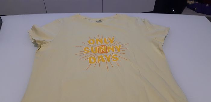 Tee-shirt femme taille M NEUF - photo numéro 2