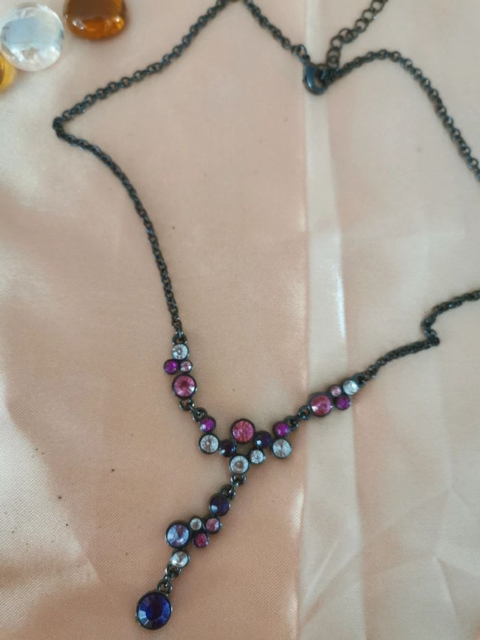 Collier. Rose. Violet. Avon - photo numéro 3