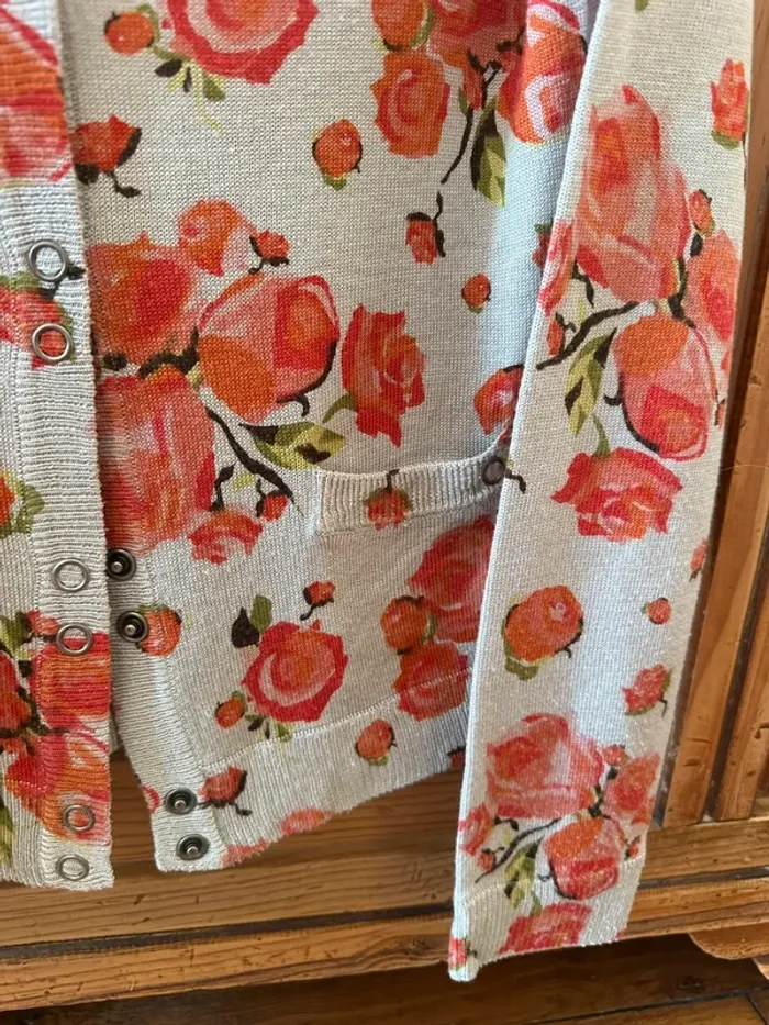 Gilet beige fleuri - photo numéro 2