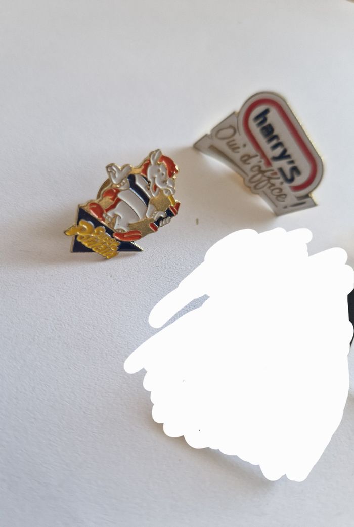 Lot de 4 Pin's Vintage Publicitaires Harry's Cornetto Mentos - photo numéro 4