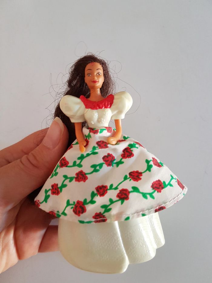 Figurine Mexican Barbie Happy Meal - photo numéro 2