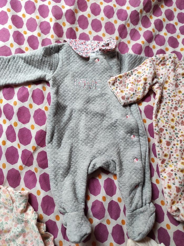 Pyjamas et bodies - photo numéro 2