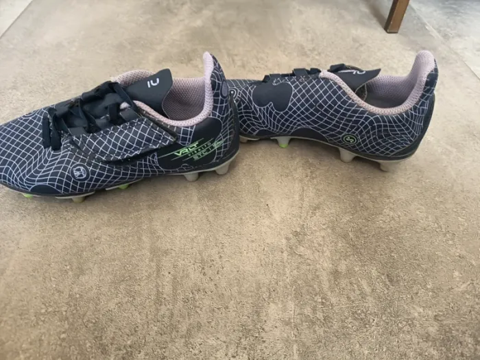 Paire de crampons de foot kipsta taille 30 - photo numéro 5