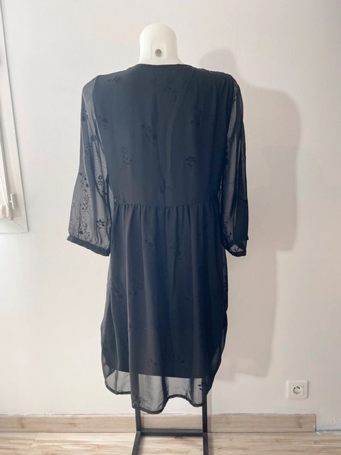 Jolie robe noire - photo numéro 6