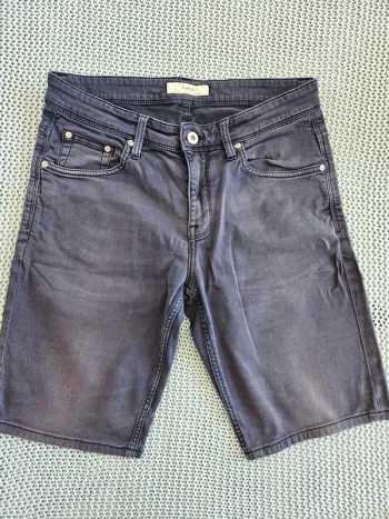 Short bleu