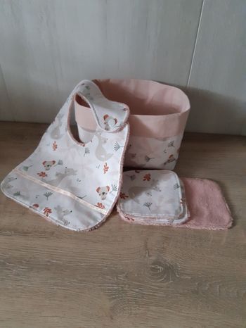 Lingettes lavables bébé et bavoirs