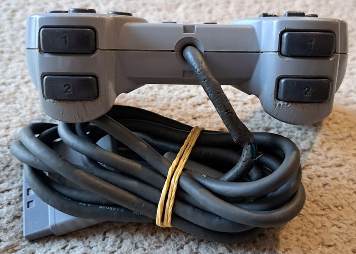 🎮 Manette officielle grise Sony PlayStation 1 PS1 - photo numéro 3