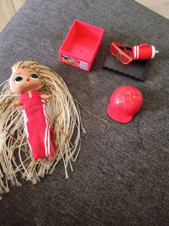 Poupée lol surprise