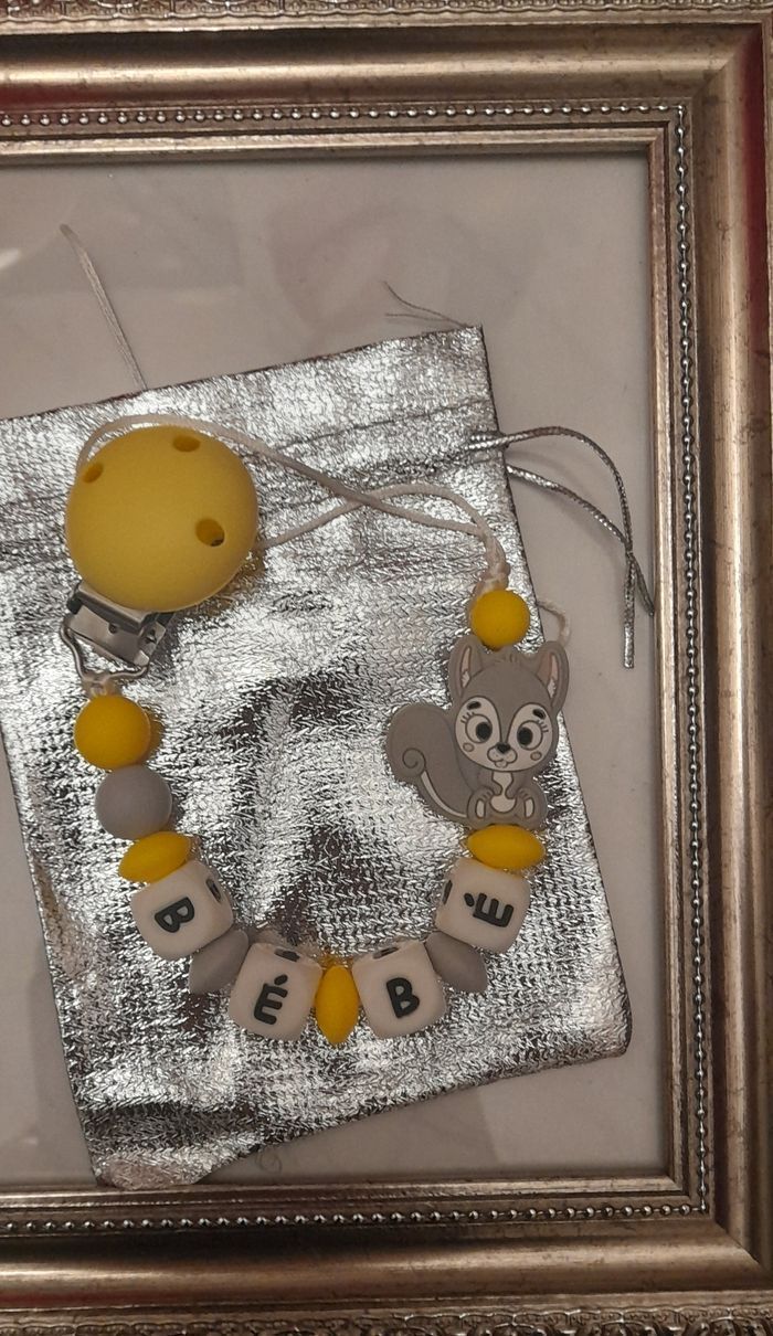 Attache tétine personnalisé