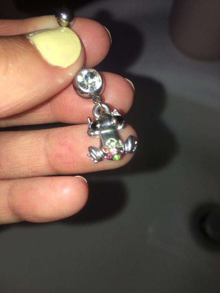 Piercing de nombril pendant