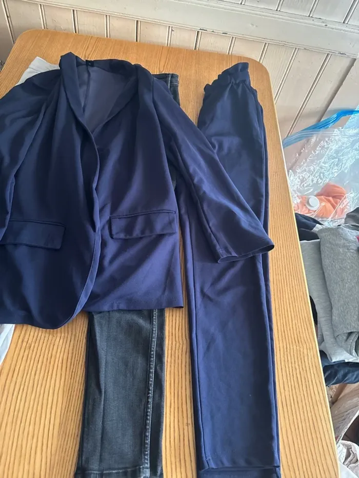 Lots jean et tailleur femme taille 34 - photo numéro 2