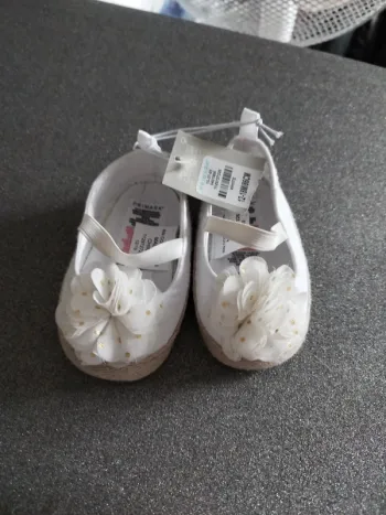 Petite chaussures été neuf