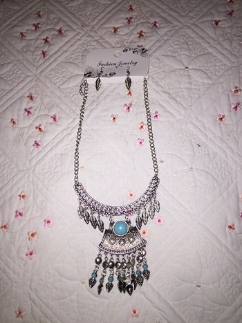 Magnifique parure argentée et turquoise neuve