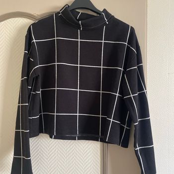 Petit haut noire à carreaux
