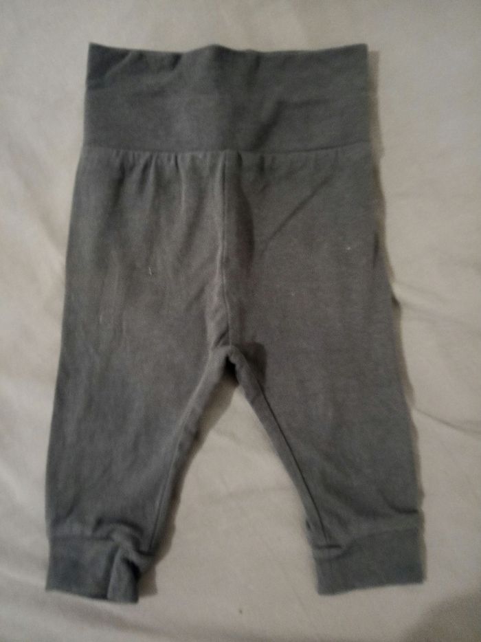 Pantalon gris _ 3 mois