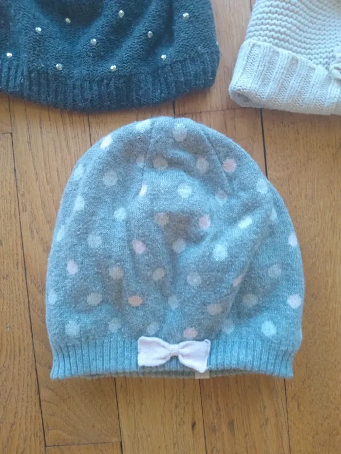 Lot 3 bonnets hiver fille laine et coton 6-9 mois Okaïdi et autres marques - photo numéro 3